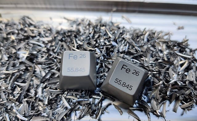 Khối lượng riêng của Fe (Sắt) là bao nhiêu? Công thức tính thế nào?