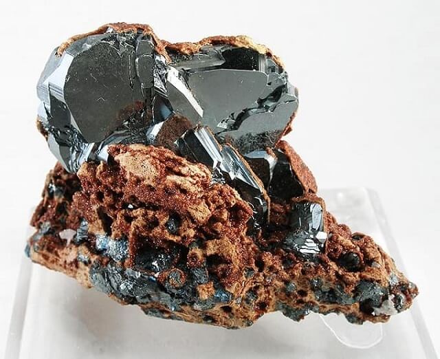 Quặng sắt là gì? Manhetit, Hematit có công thức thế nào? Để làm gì?