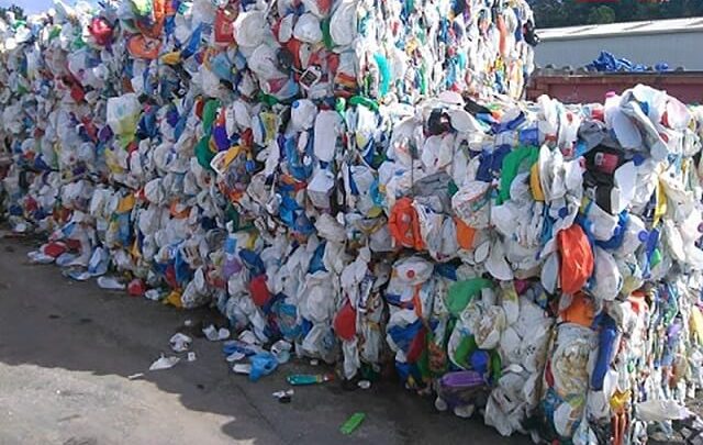 Vựa ve chai gần đây