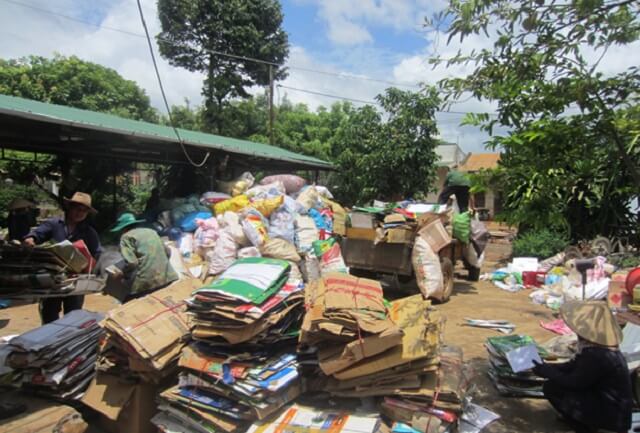 Vựa ve chai gần đây