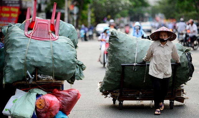 Vựa ve chai gần đây