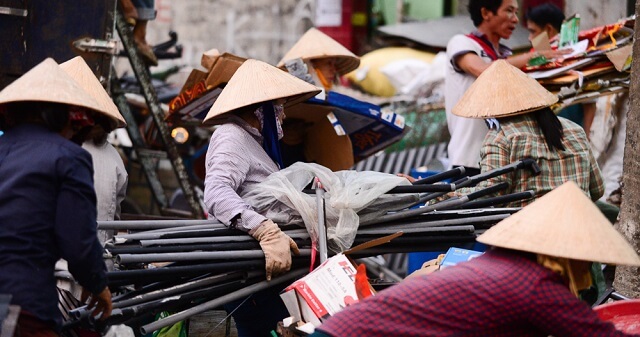 Vựa ve chai gần đây