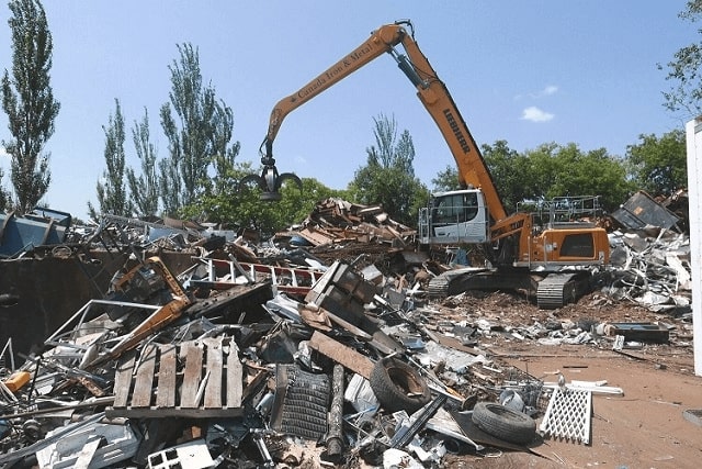 Thu mua phế liệu Bến Cát tận nơi: Vựa ve chai giá cao uy tín 2025