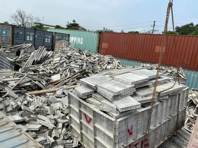 Thu mua phế liệu Cần Giuộc tận nơi: Vựa ve chai giá cao uy tín