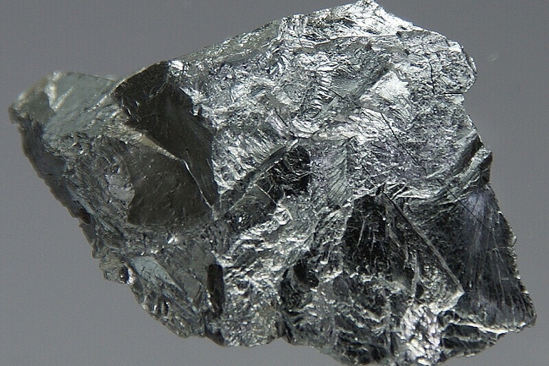 Kim loại có ứng dụng mạnh mẽ nhất hiện nay là crom