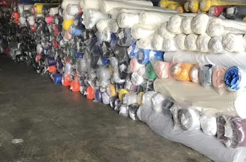 Thu mua vải tồn kho